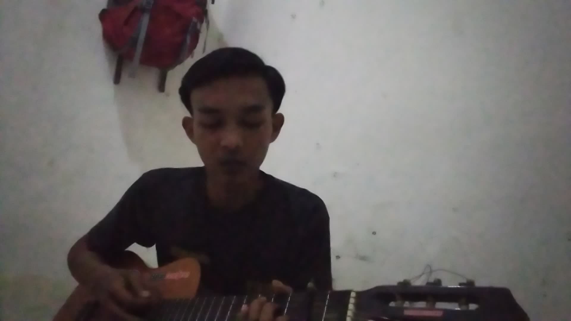 @KDI2021 nama saya Aldinugraha asal dari garut umur 18thn. saya membawakan lagu @Drive melepasmu 