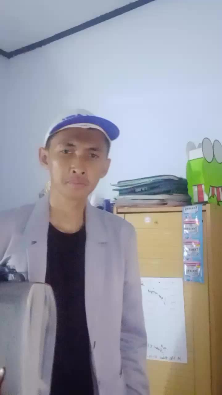 Gimana nih.. tadi saya suruh turun😵