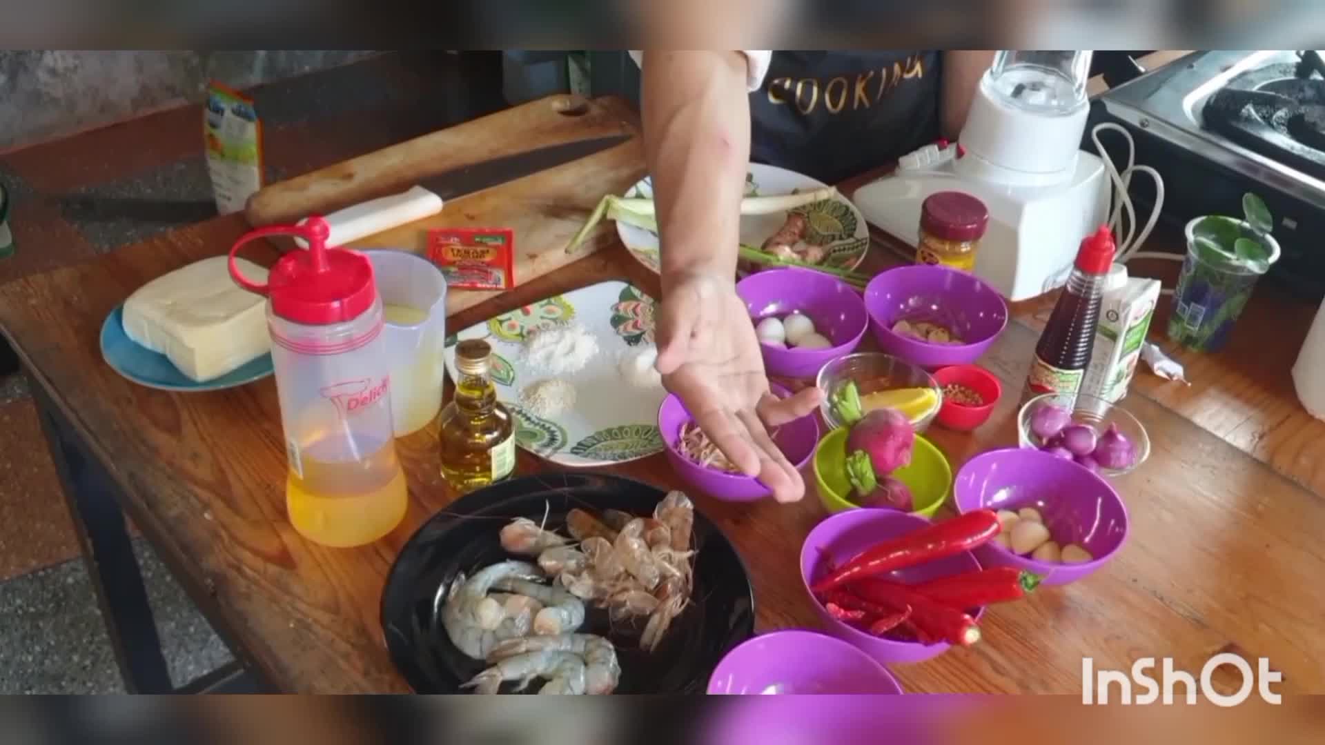Si Jamet NGAPAK masak ala FINE DINING: "Decontructed Singapore Laksa with Pan Seared Scallop, Tofu Puree and Pickle Radish". 