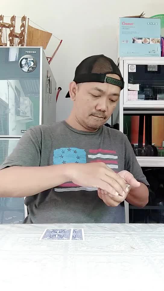 Sulap 4 kartu yang sangat membagongkan 