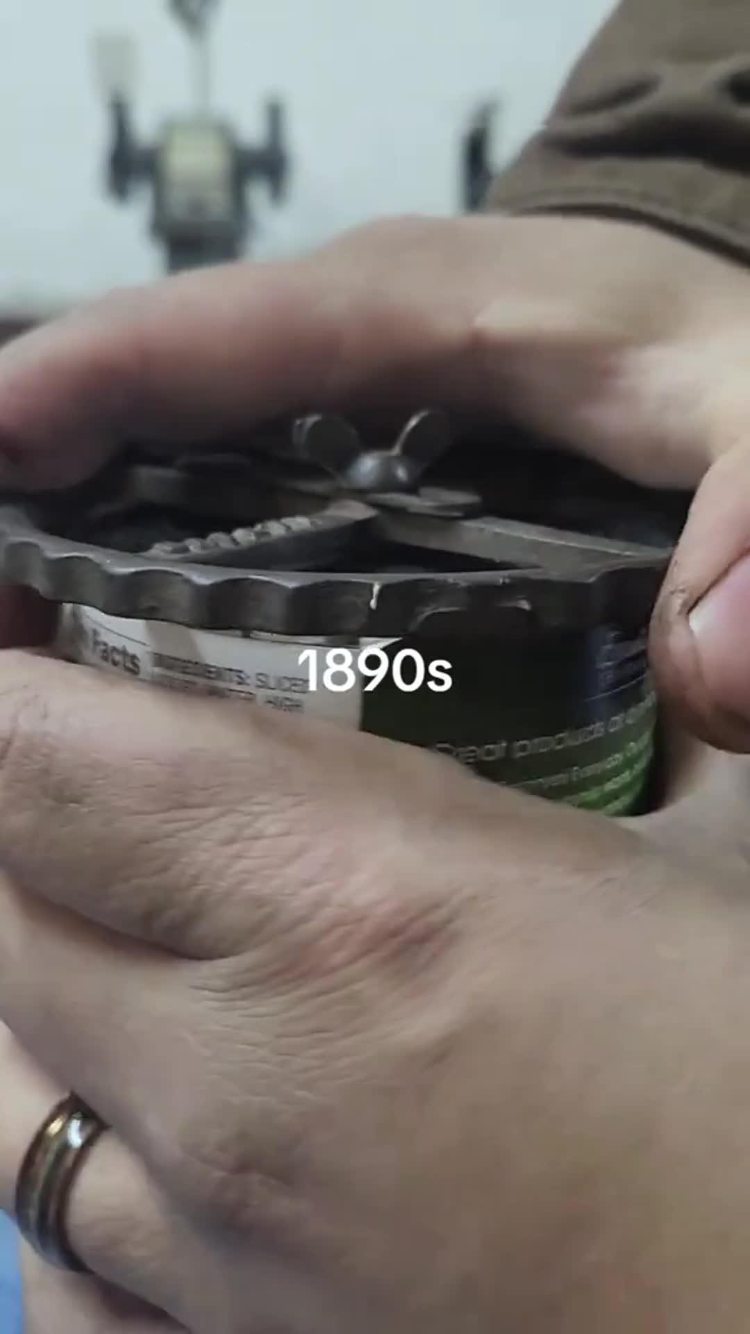 Bukaan kaleng jaman dulu