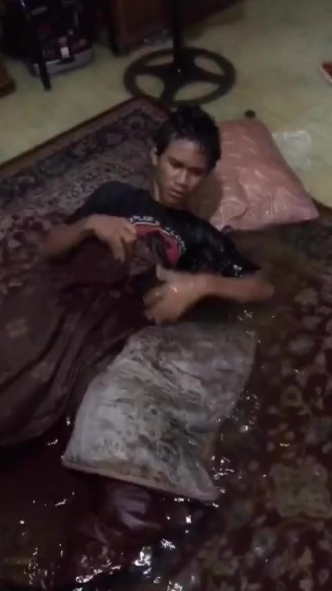 Buset Pules Banget Tidurnya