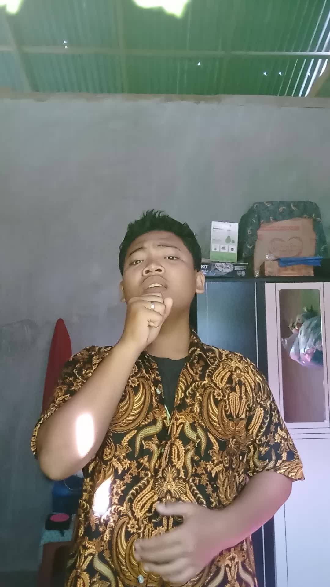 nama ( ahlul) ,  asal daerah (medan), umur (16 tahun), judul lagu (kejora) 