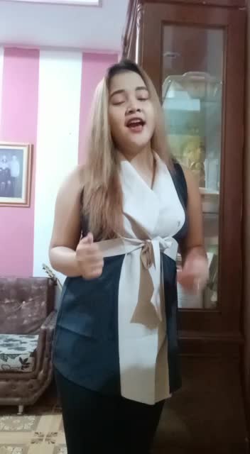 Nama : Yulia wartika . Umur : 25tahun . Kota : Lubuklinggau Sumsel . Lagu : Goyah . #OnlineAuditionKDI2021 🙏