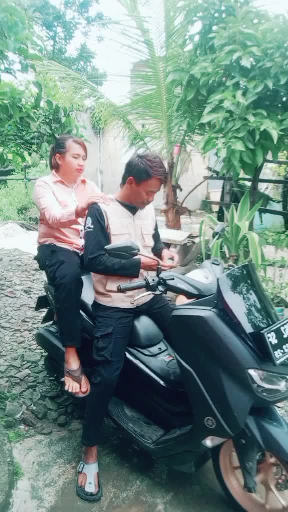 uang mengatasi segala masalah
