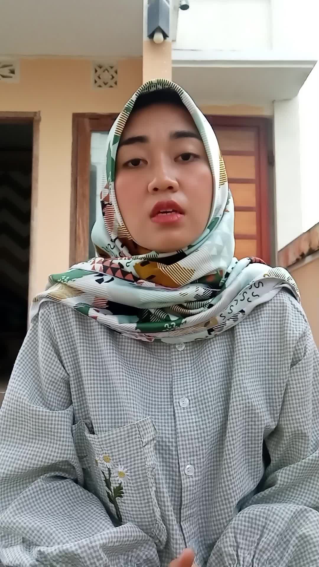 Assalamualaikum.. Handayani, 25 tahun, Lombok (Sholawat Badar) #voiceoframadangtv
