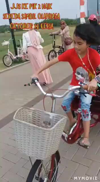 vLog HoLiday JJS Pik 2 jakarta naik sepeda becak bersama klrga toLong bantu Love vote foLow share coment di buang sayang thanks for watching