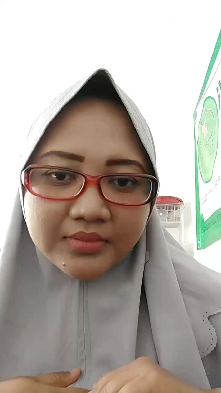 Bulek Wiwik ngomel2 aja tengah hari bolong 😂😂😂... vote saya ya gaessss