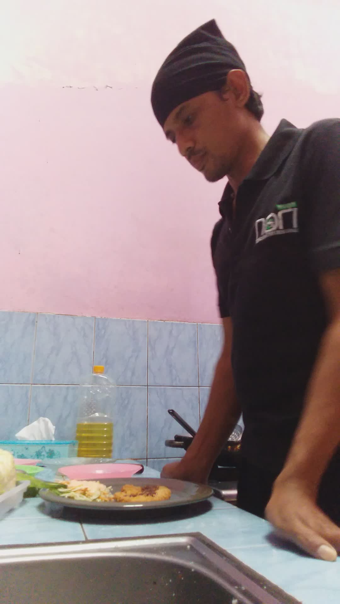 MCI7OA Toni Black Tempe Katsu Saus Teriyaki 38Tahun #onlineauditionmci7. Kang CENDOL DAWET IRENG bisa masak. 