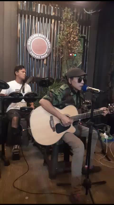 seperti yang kau minta cover ughie 