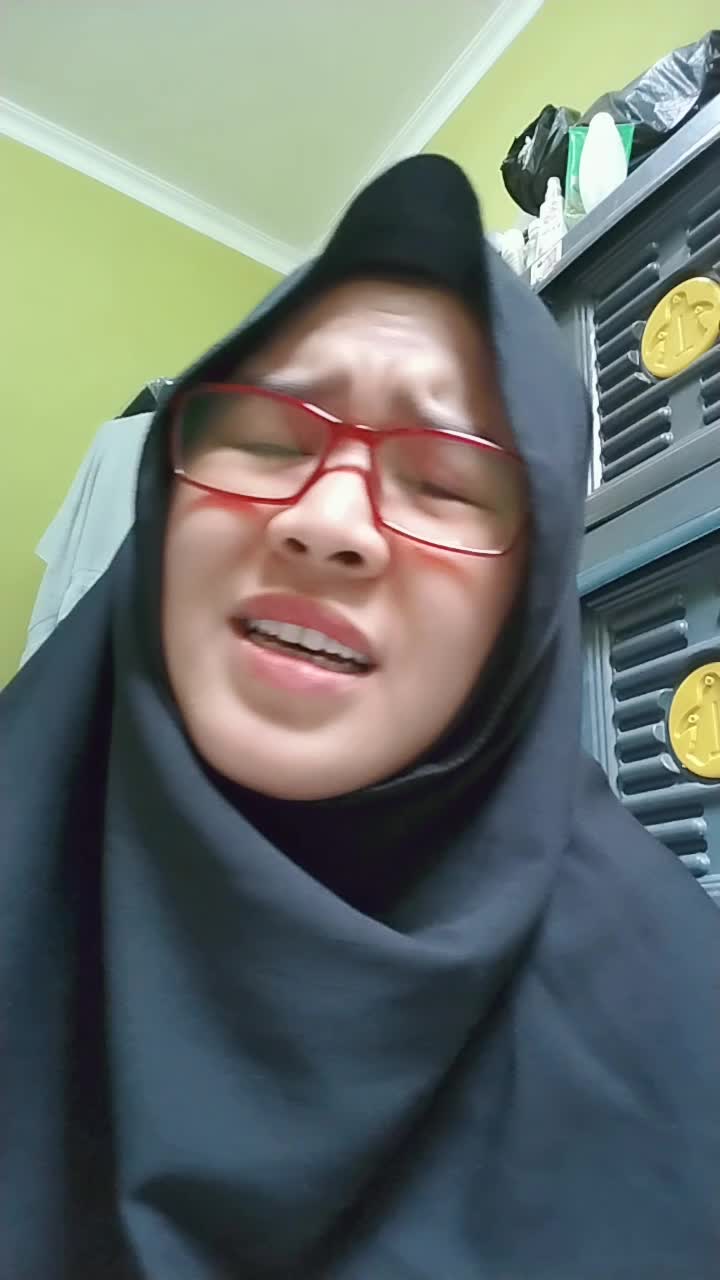 Ratnasari_29thn_Bogor_Innalhabibalmushtofa