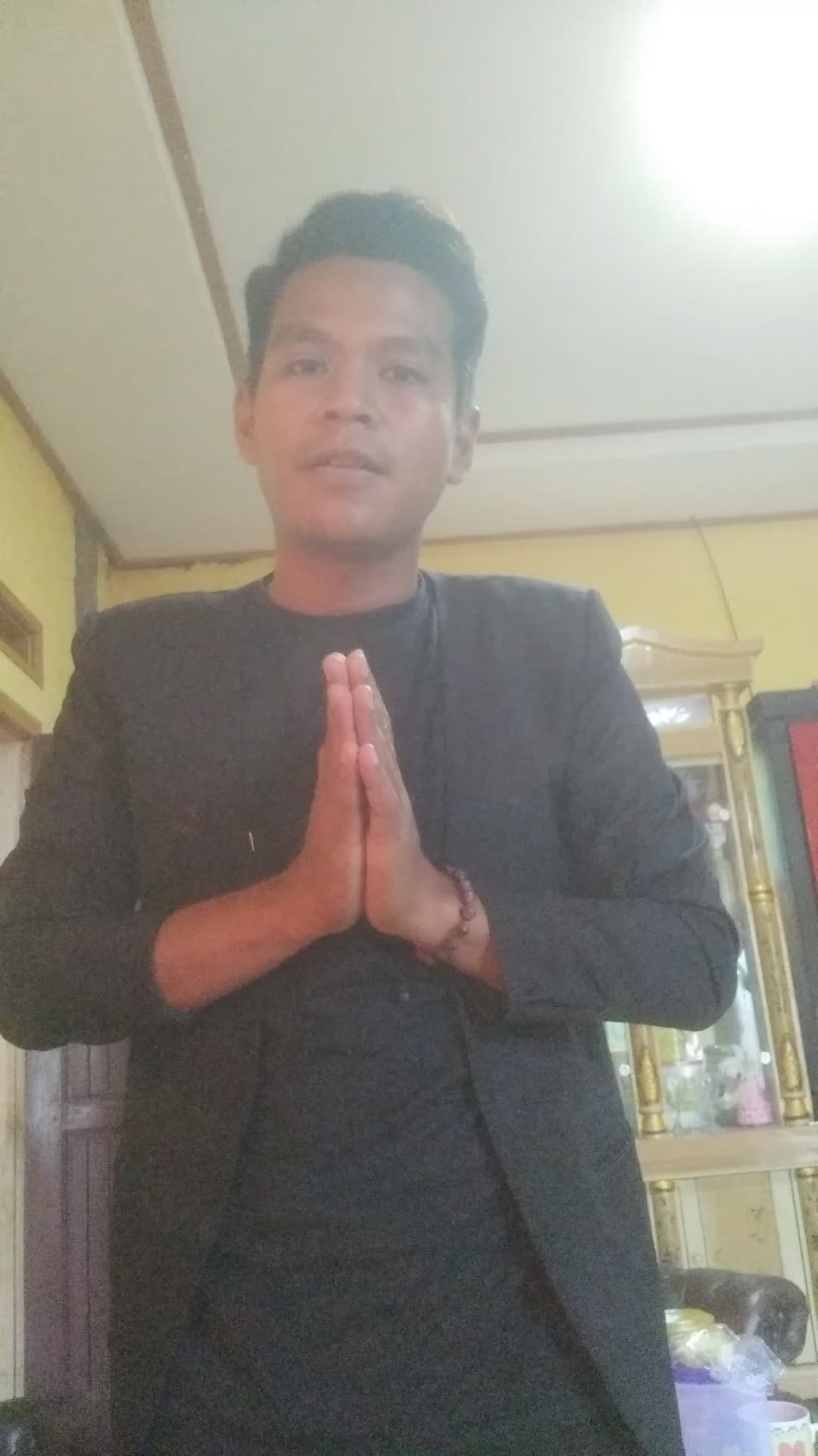 assalamualaikum, perkenalkan nama saya Teten cahyono,asal tasikmalaya