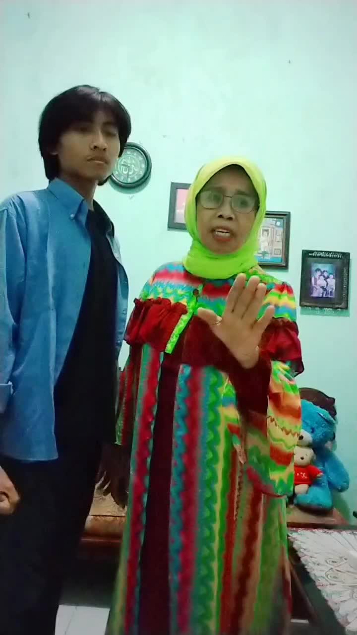 Assalamualaikum warahmatullahi wabarakatuh.Nama saya:Ian Muhammad Bintang Pamungkas,,Dan Mama saya:Waode Ririn Suryati. #Singlikemamagtv