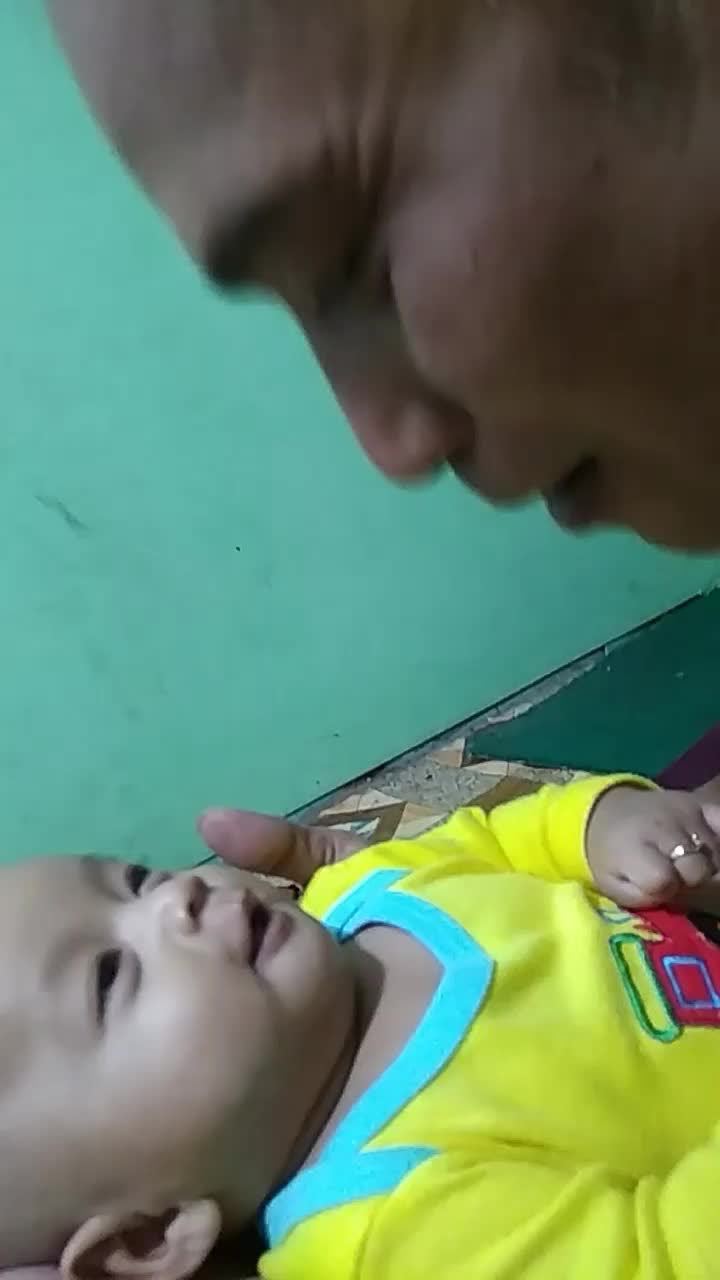 bayi 2,5bulan... 