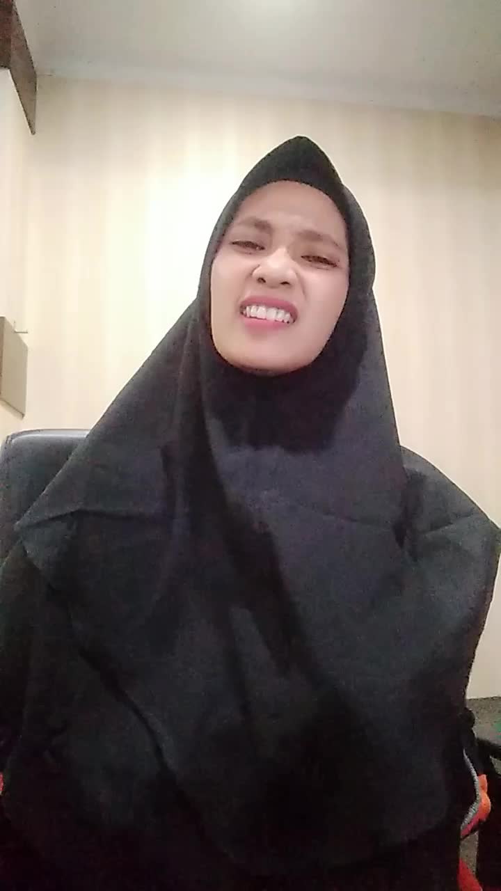 nama: Sa'adah El-Yaqin-Umur : 27 tahun-Alamat: Kota Serang Prov. Banten-Judul lagu: Assalamualaika ya Rasulullah 
