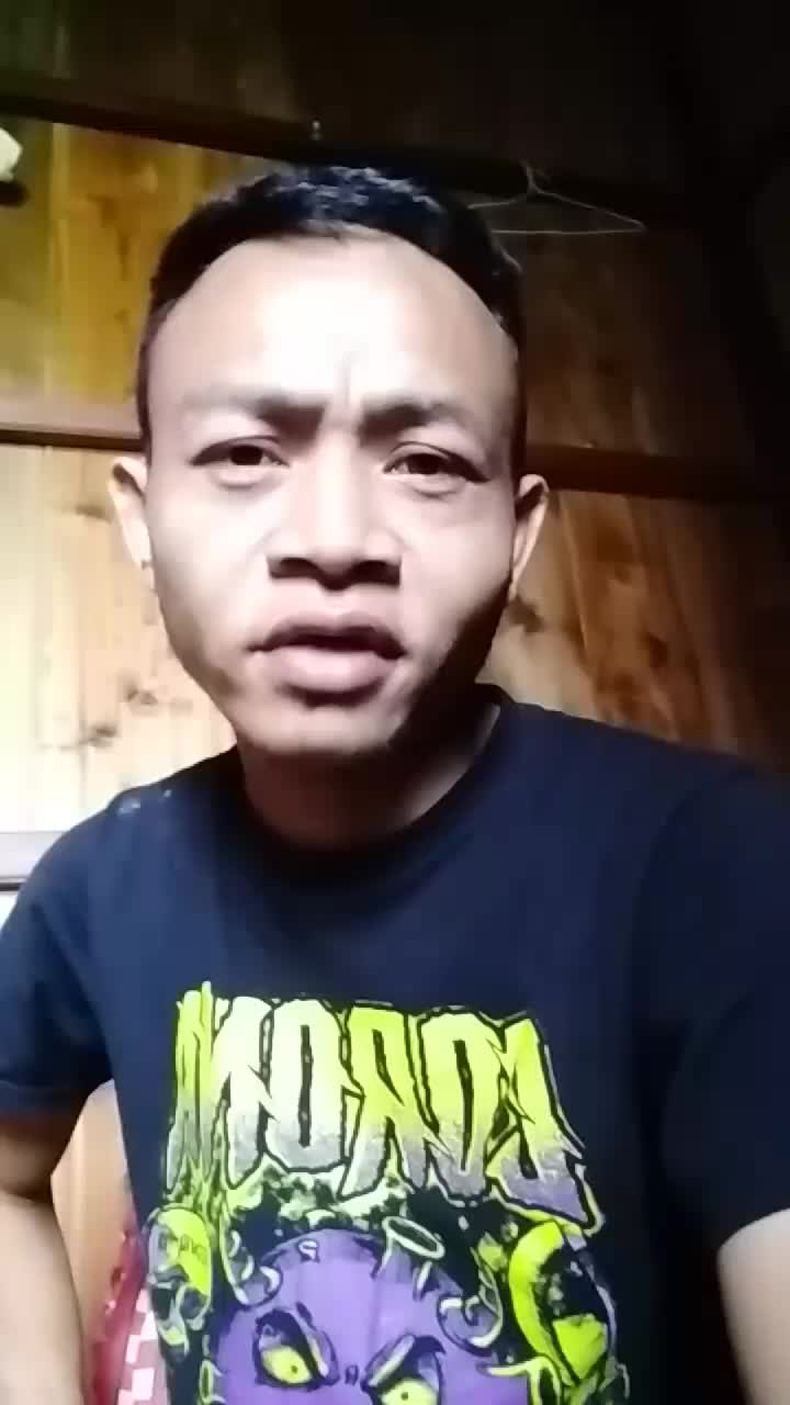 belajar berbicara depan kamera. malu tapi mau.