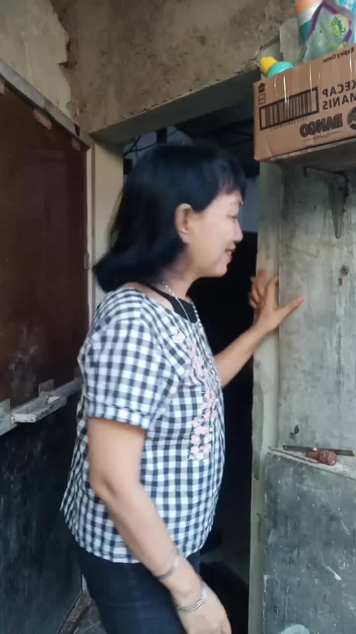 BOLONG KENA BOLA