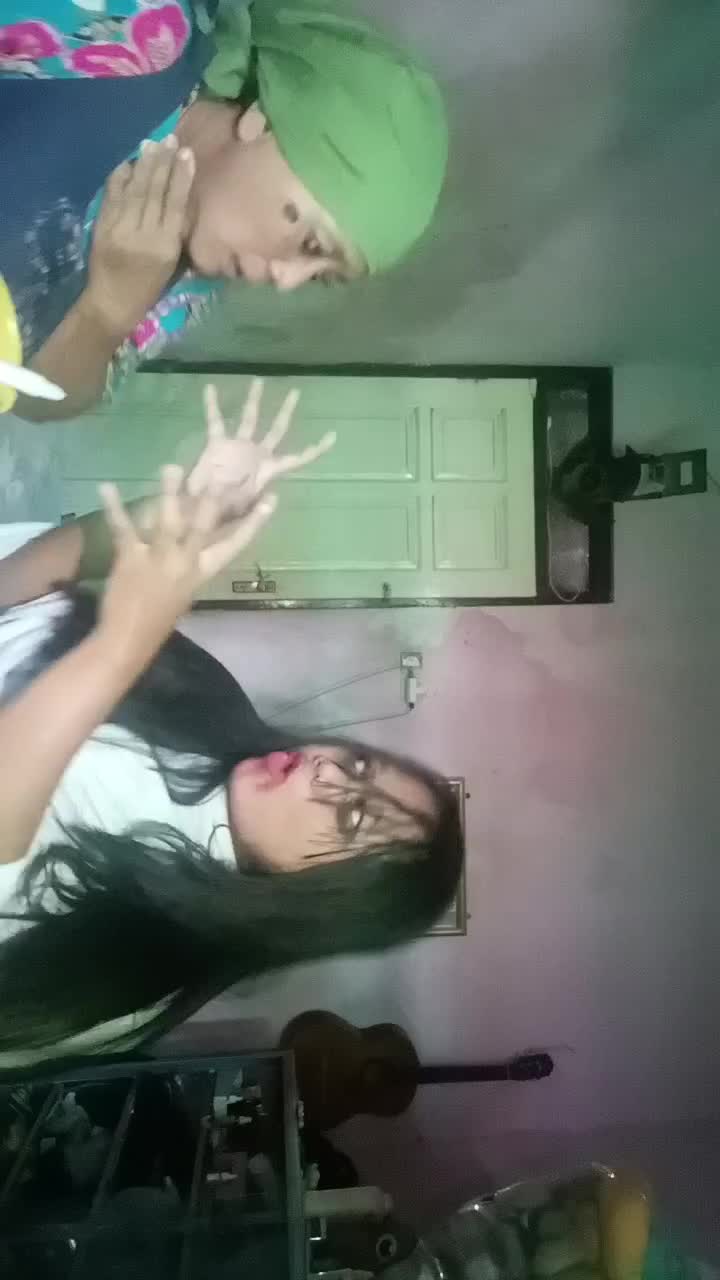 Nama : Ila susanti & Erlian Kusuma  from Surabaya dukunnya kecekik setan 😈