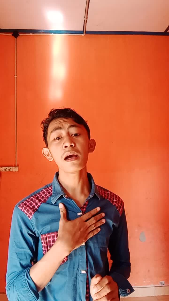 Saya Joi Karnain Dari kabupaten Ogan Komering Ilir Provinsi Sumatera Selatan Peserta Rising Star Dangdut 2021