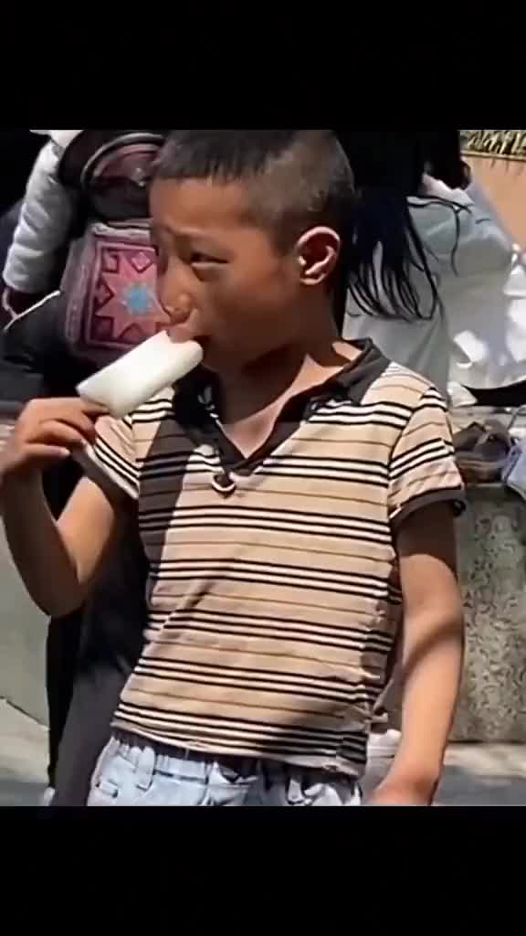 Kok Bisa Nempel Gitu?