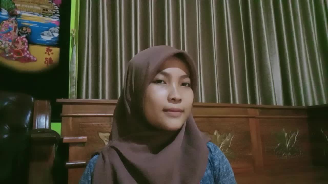 Nama : Maya Romadhona Maghfiroh, Umur : 17th, Asal : Klaten, Lagu : Syaikhona