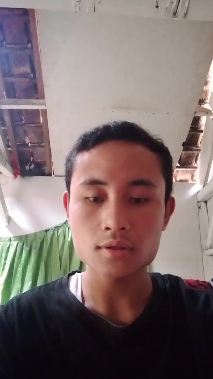 nama : Misbah sabiran umur 17 tahun tinggal dikota bamdung