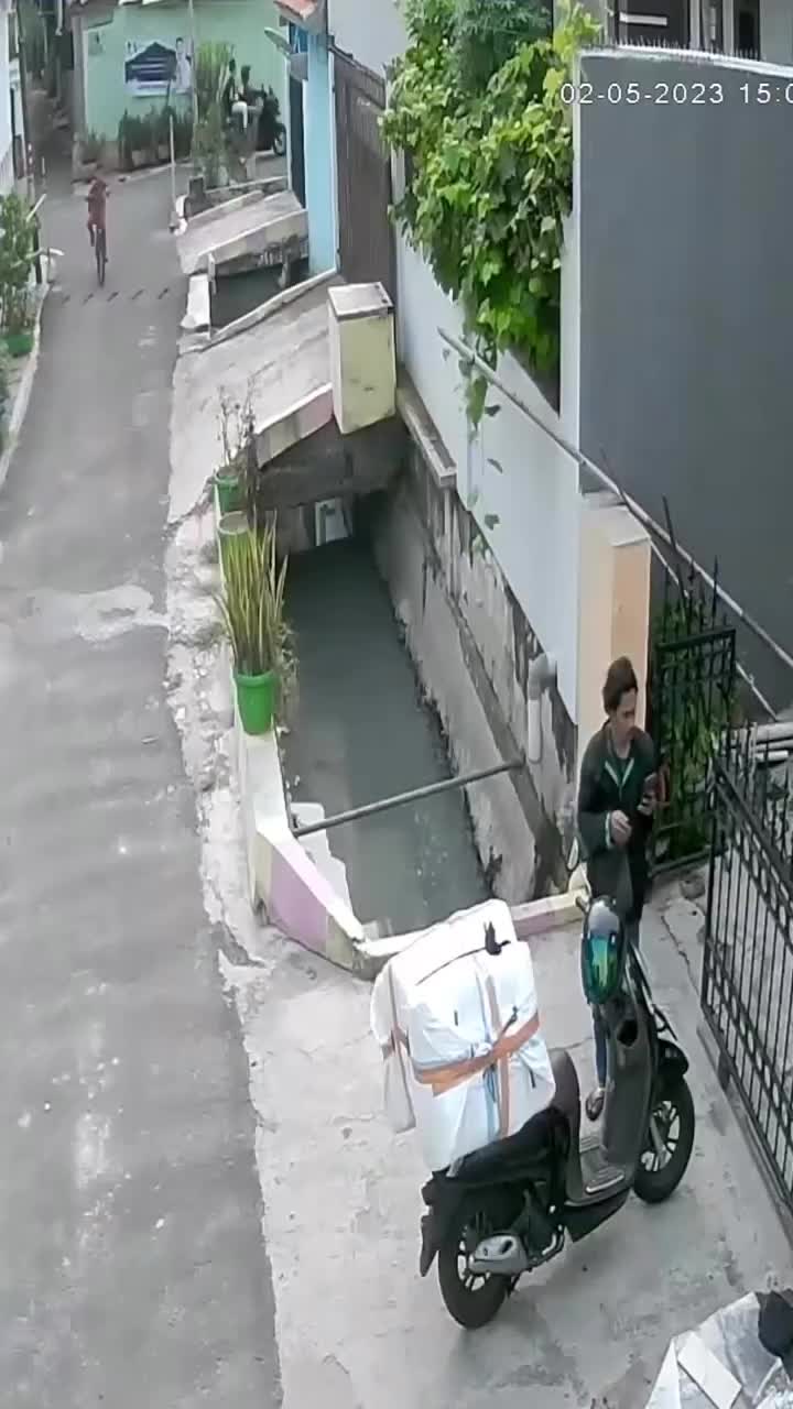 Status Paketnya Nolongin Bocah