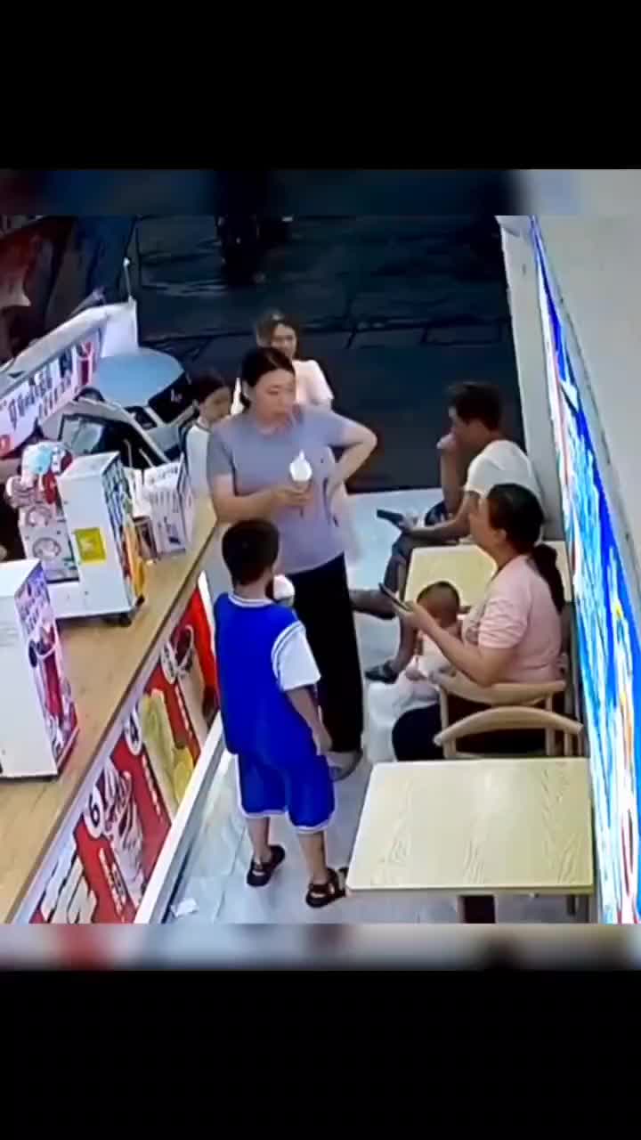Adeknya: Kok Kepala Ini Dingin