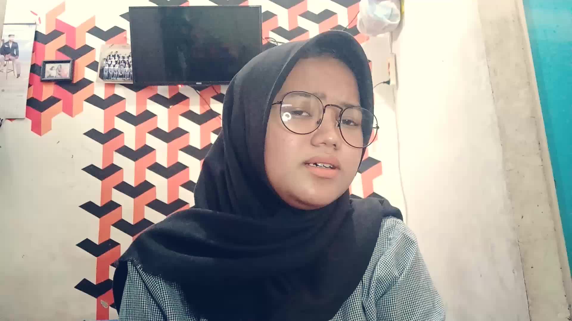 Elvira Hadian Nur Adila_17thn_Bandung_Laukanabainanalhabib #voiceoframadhangtv