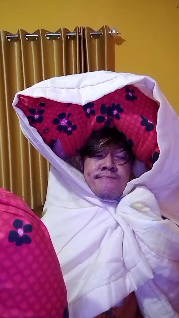 Tuh denger ga boleh Gibah!!