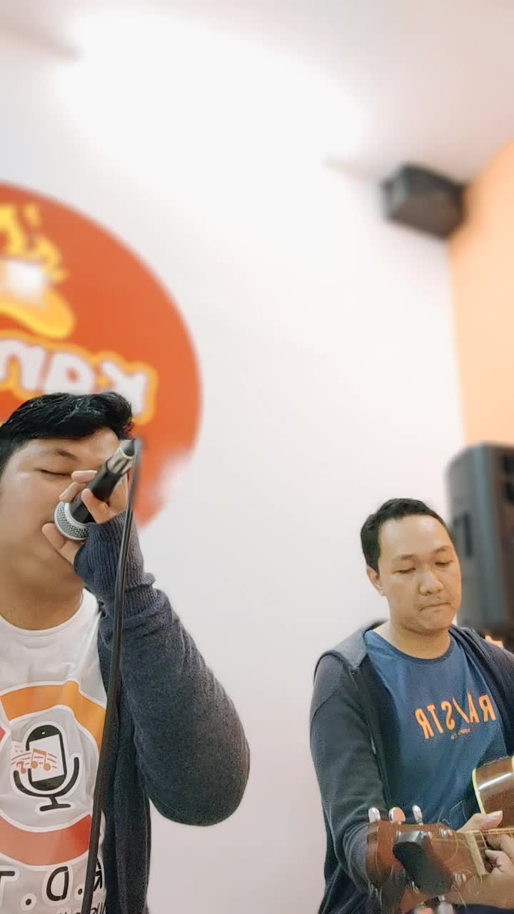 Meisal Martin asal Kota Tasikmalaya Song : Anji Dia
