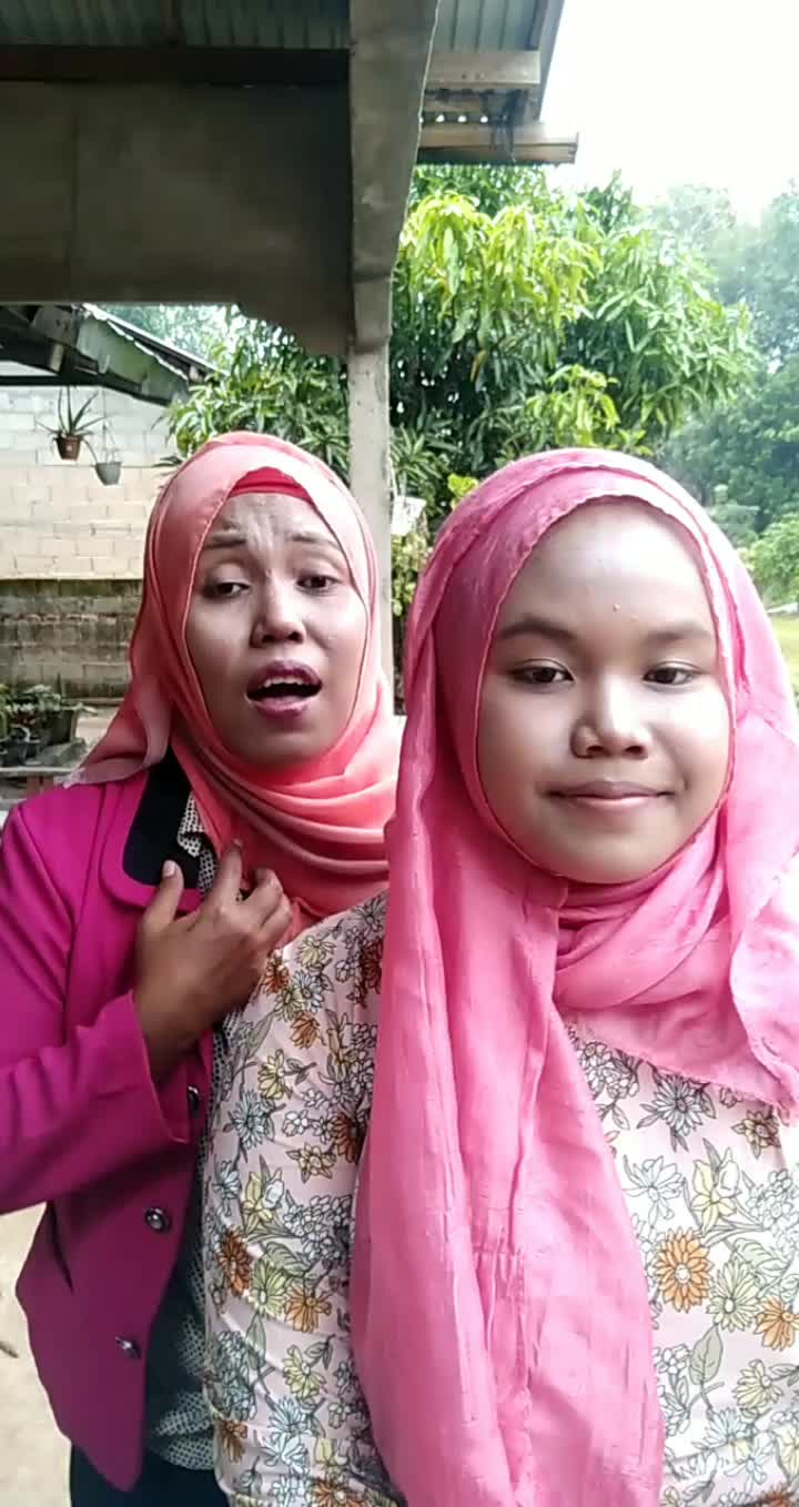 Apalah Arti Menunggu                         Nama Nama:Yanti                                         Nama Anak:Violita Sari(Oliv)
