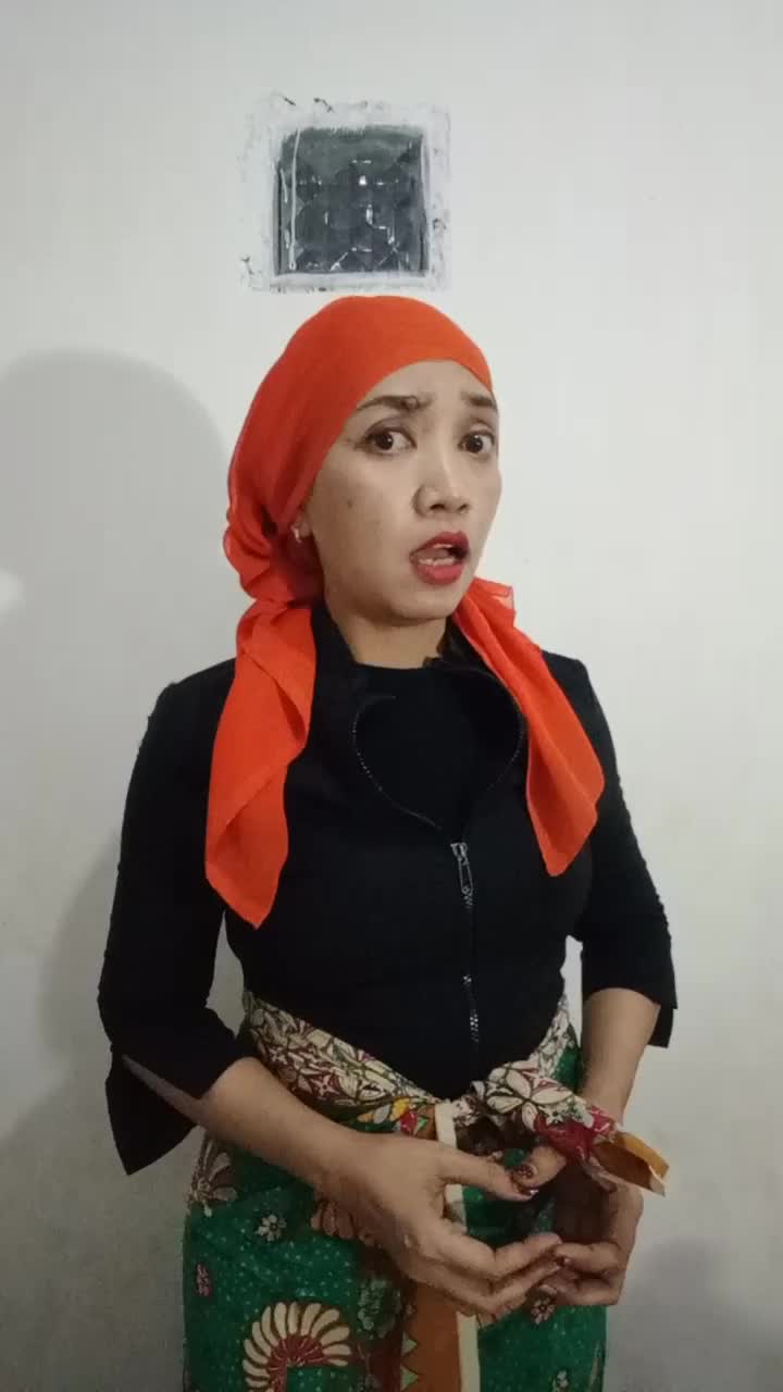 EMANG APOY BUAH? 