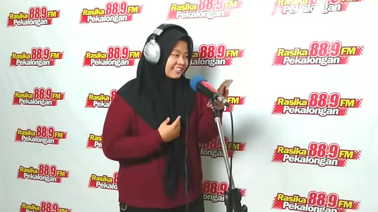 DINA ELISA SARI_22_PEMALANG_RASIKA 88,9 PEKALONGAN_PAMER BOJO