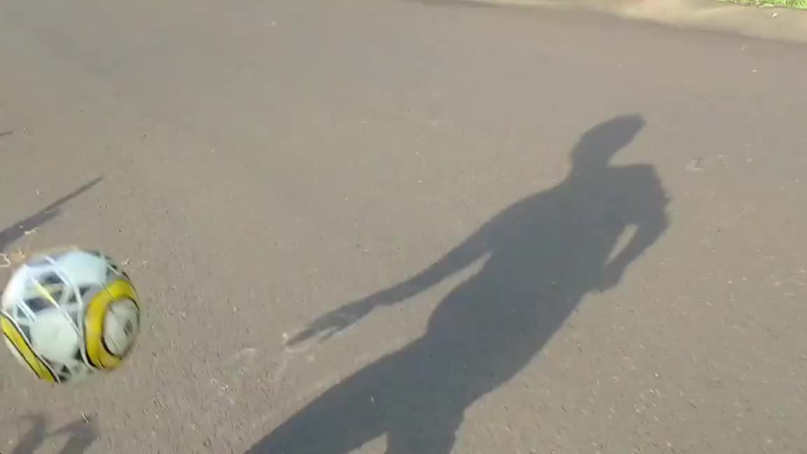 FREESTYLE FOOTBALL KELILING KOTA BOJONEGORO - HAN ROIHAN ZEIN