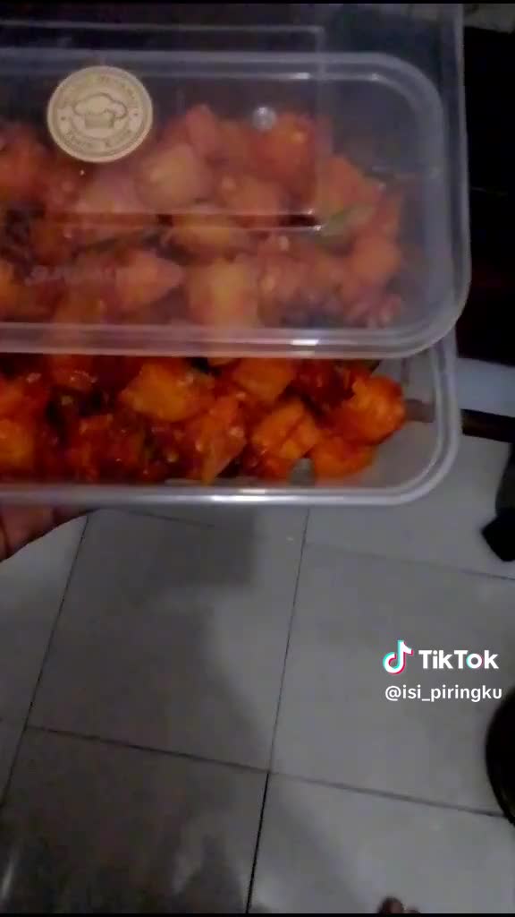 Sore mau jualan nih kentang balado enak dan gurih bisa kunjungi TikTok @isi_piringku