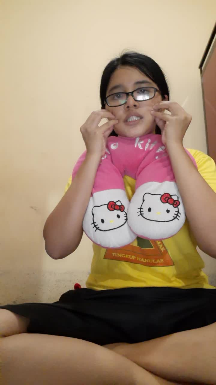 Augie Cover Malu Sama Kucing Populer by Romaria Simbolon