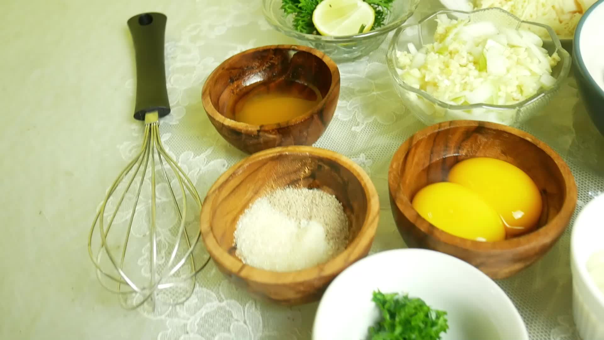 Egg roll burger, cara baru menikmati burger. #onlineauditionmci8