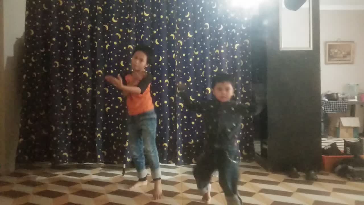 2 sister dance