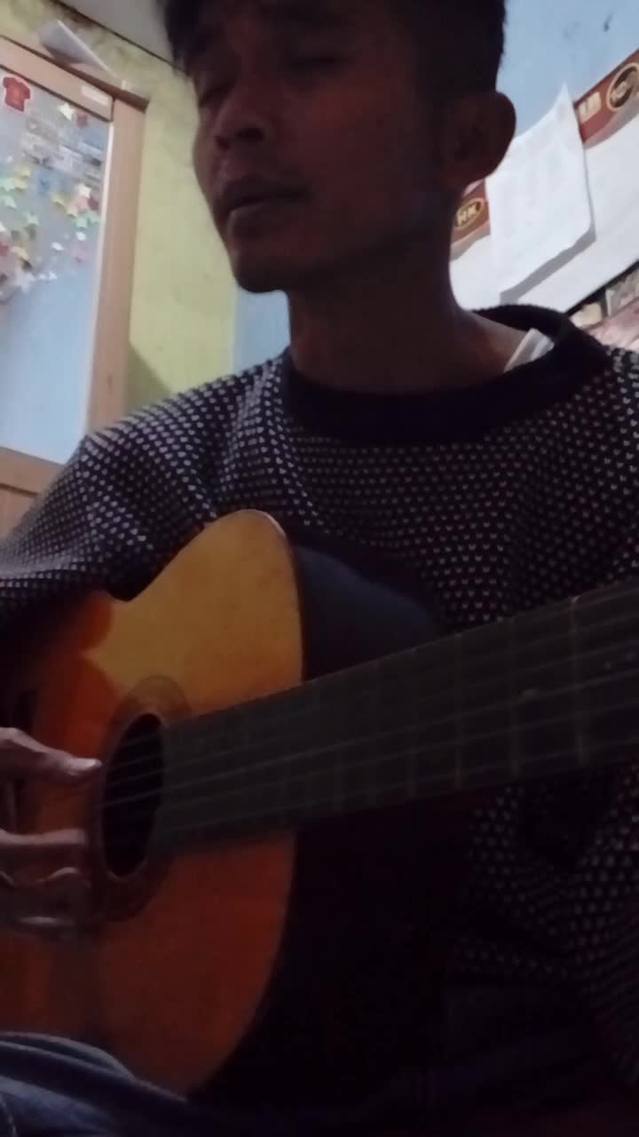 Nama: Supri. Dari: Kota Magelang. Nyanyiin Lagu Noah Separuh Aku
