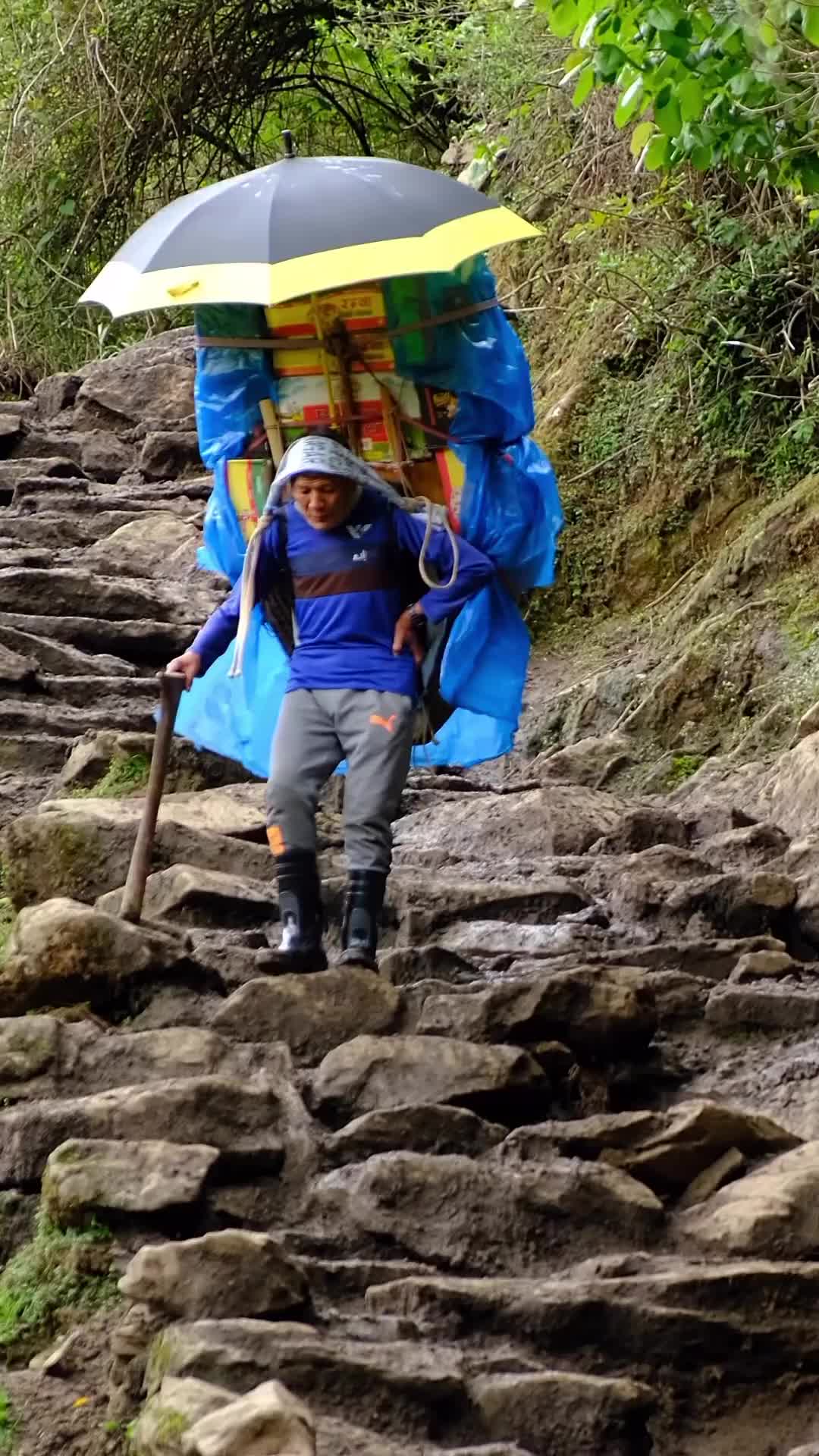 kakeknya kuat bener