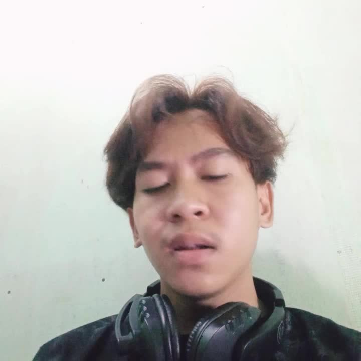 Nama : Rian
Umur : 19 tahun
Kota asal : Banjarmasin
Judul lagu : al i'tirof