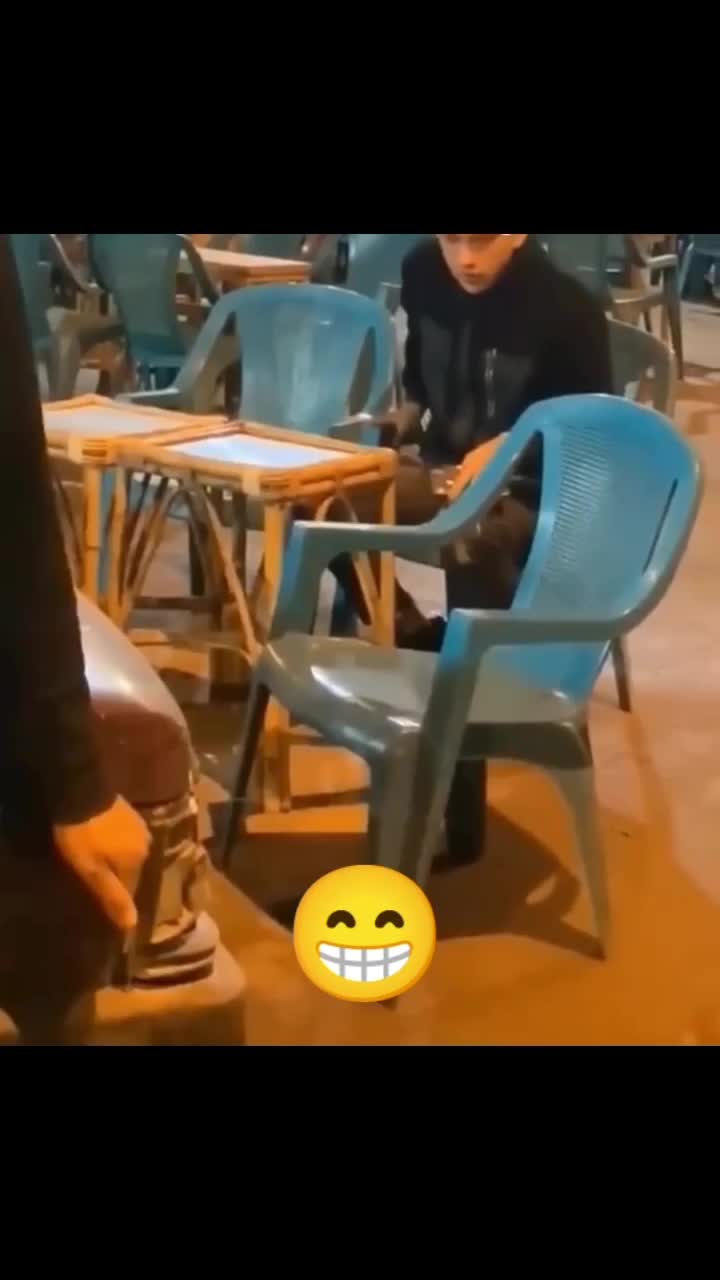 sekarang masnya sampe trauma sama bangku