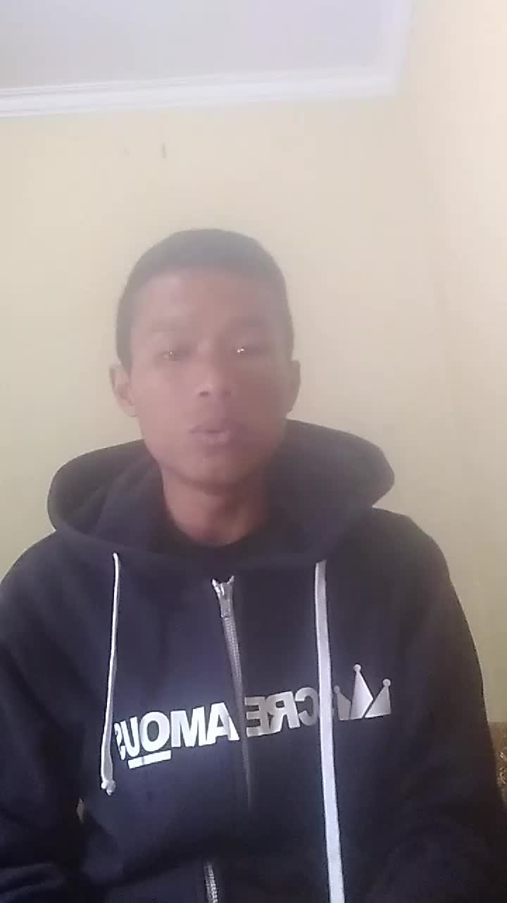 nama:dikapuranama. asal dari garut. judul lagu debu debu jalanan🙏