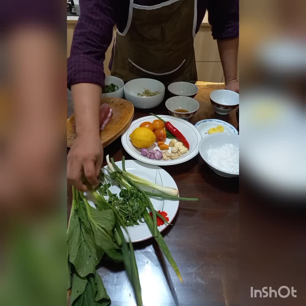 Rasul Rusadi,34 thn Asal Pinrang pekerjaan Jual kebab dan roti (Ikan Tuna gulung urap dengan saos woku) #onlineauditionmci9