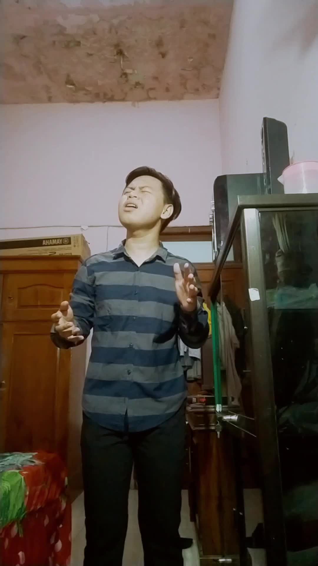 Nama : Zakharia Rizki Fajar Yulianto | Umur : 18 Tahun | Tempat Tinggal : Nganjuk 