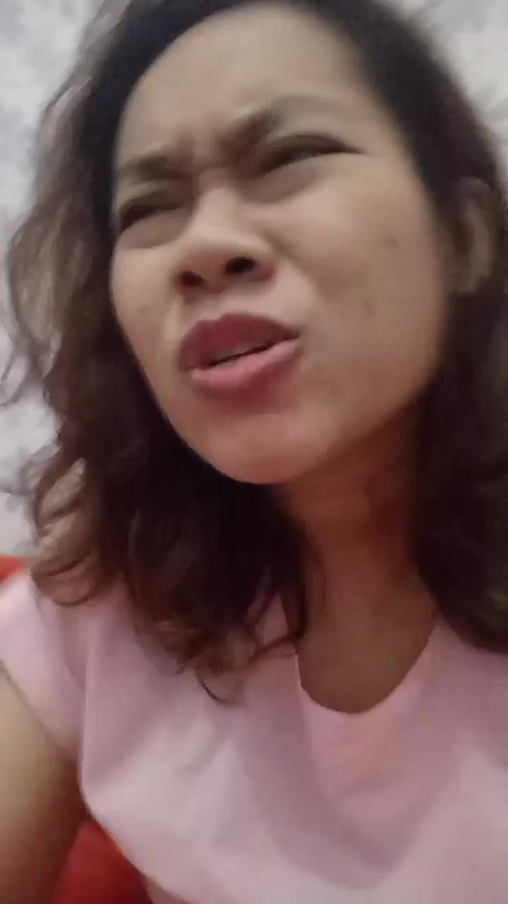 diperhatiin malah bikin pusing 😆