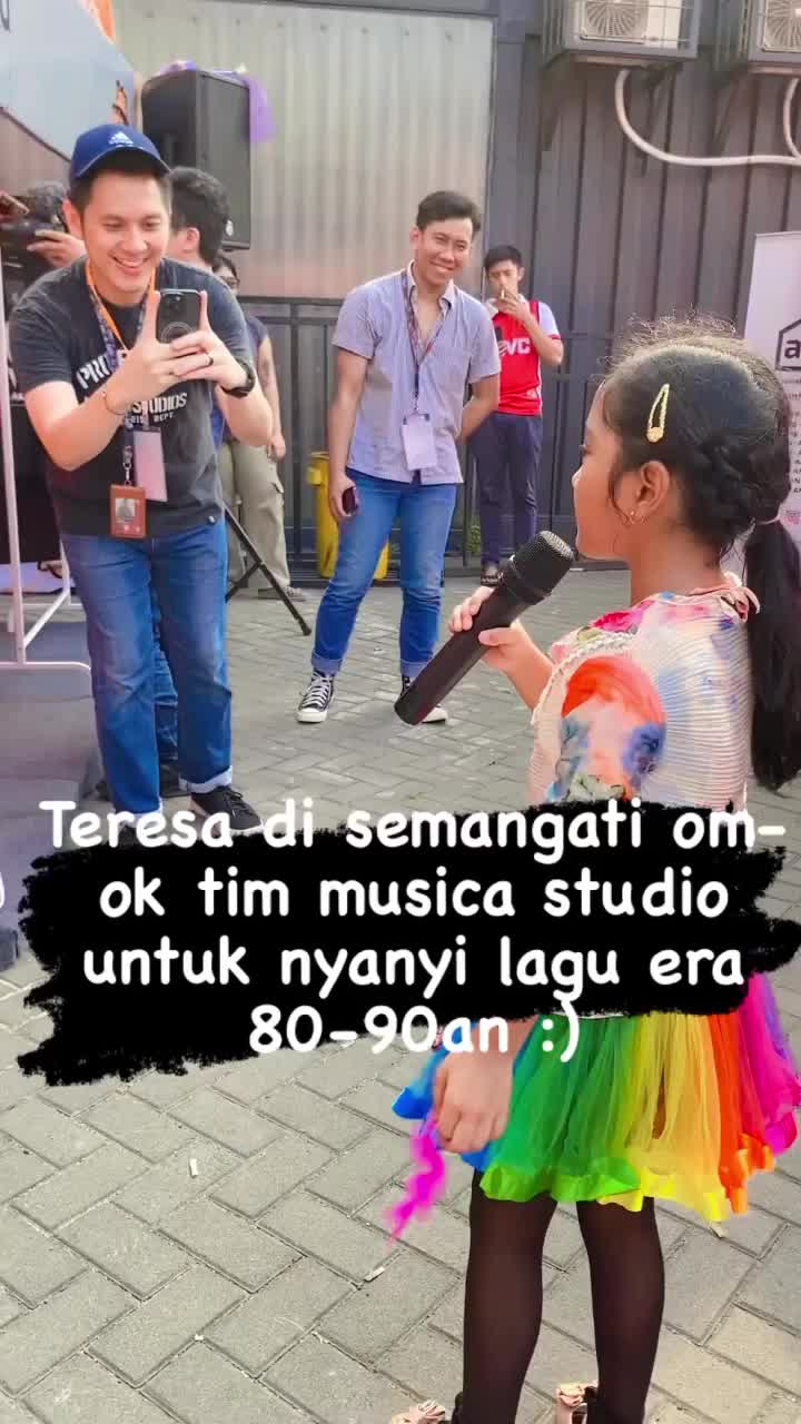 Teresa 8th disemangati tim musica studio menyanyi lagu lawas era 80 an, instagram@teresa_sylviliana