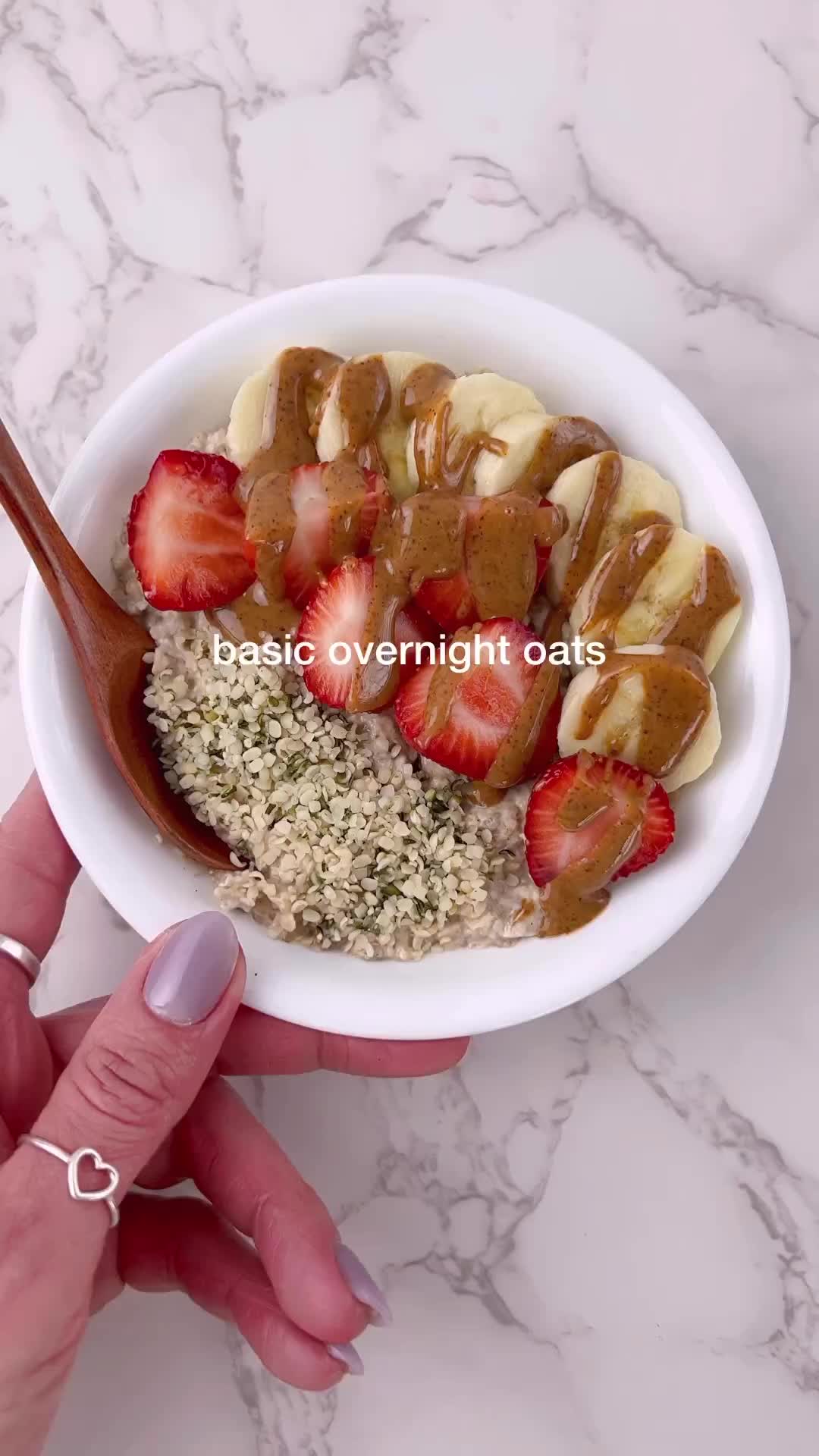 Biar gak ribet, cara bikin basic overnight oats