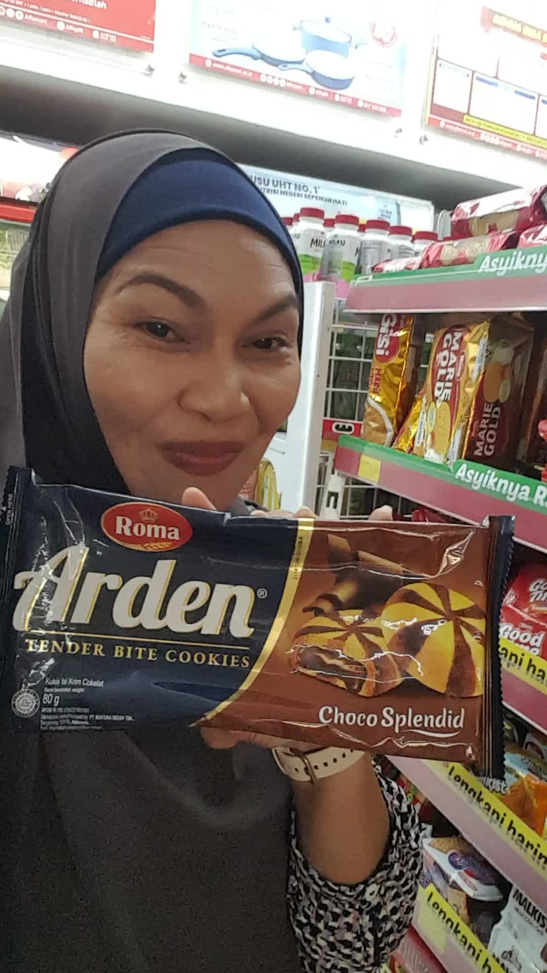 Real Aty Ginting with Arden Cookies